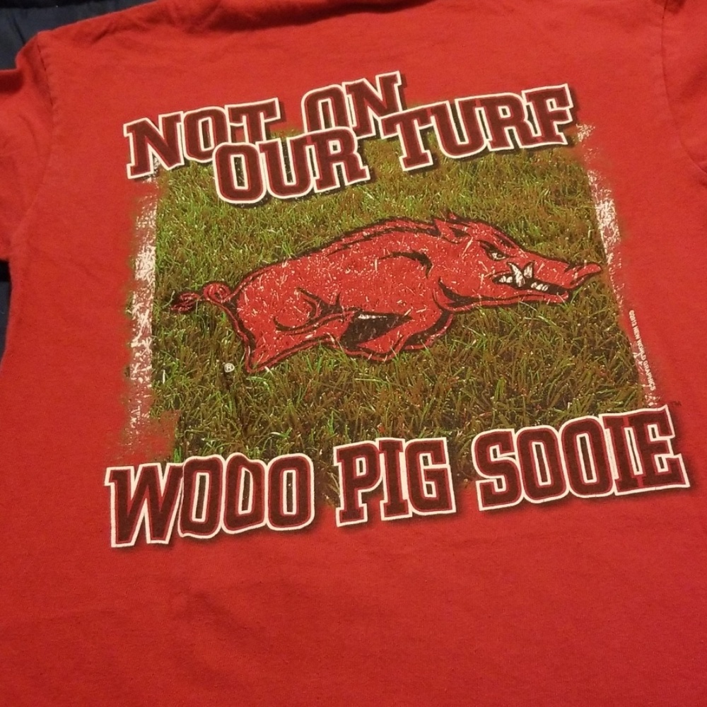 Arkansas Razorback tshirt - Picture 4 of 6